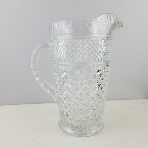 Anchor Hocking Wexford Diamond Cut Clear Glass Crystal Water Pitcher 64 Ounce - Picture 11 of 11
